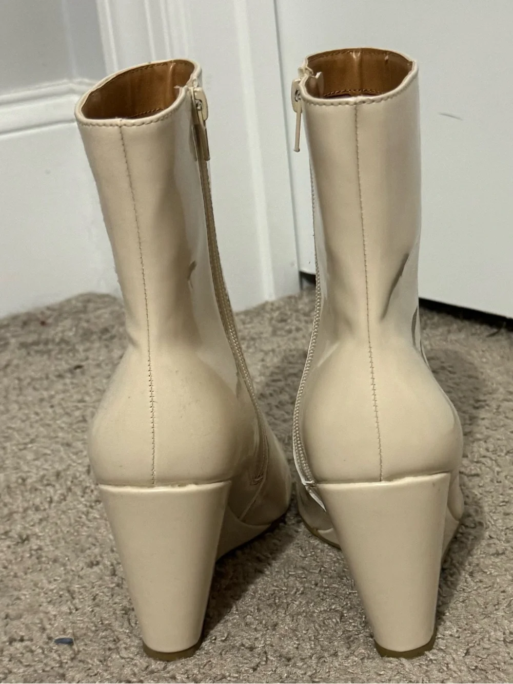 Pretty Dolce Vita size 7 bone patent Pascal wedge boots women new
